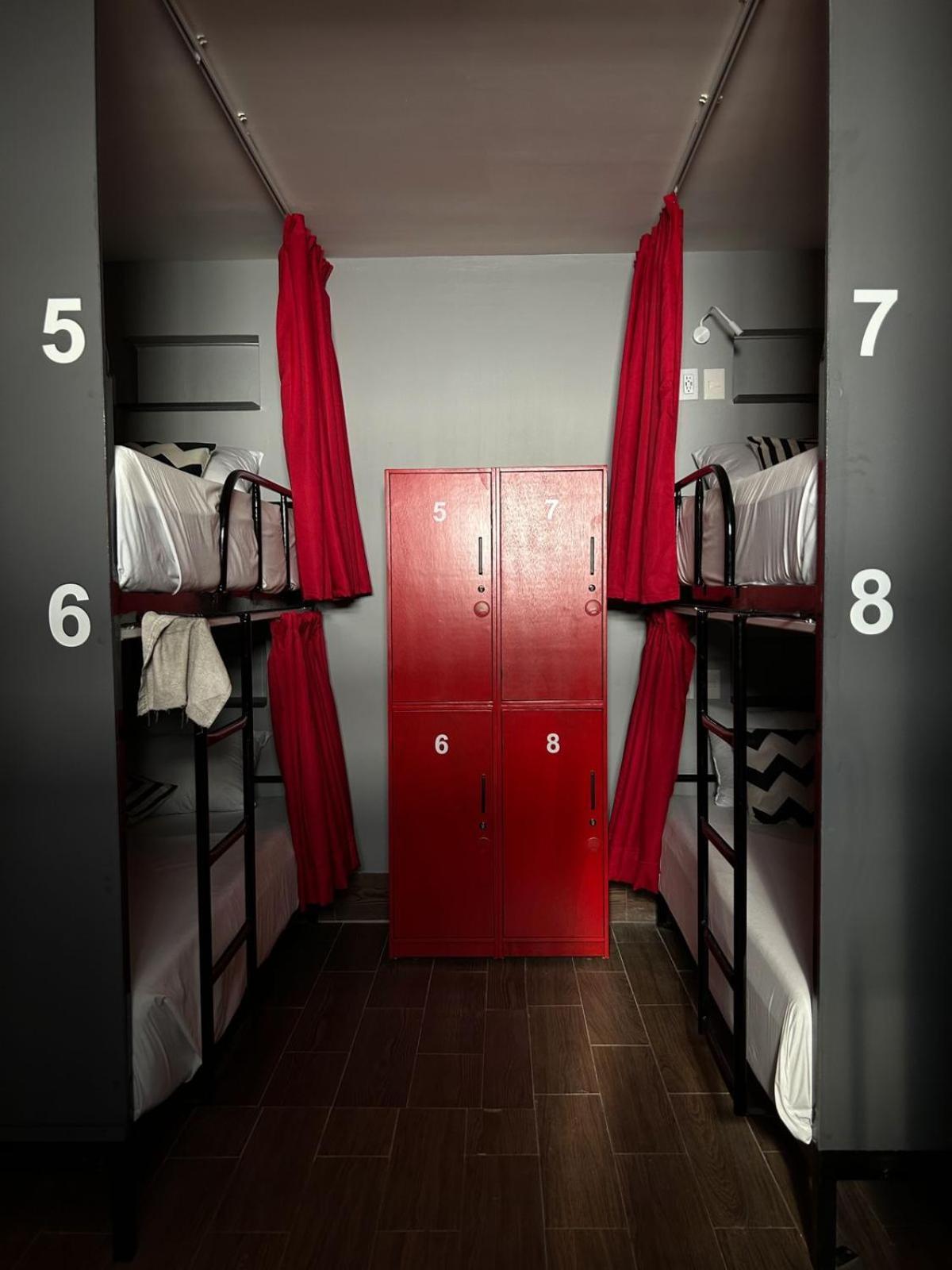 Spartacus Hostel Boutique For Men Puerto Vallarta Exteriör bild
