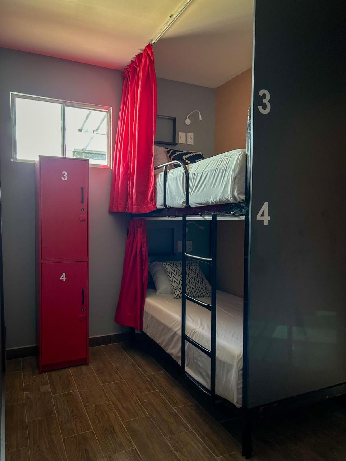 Spartacus Hostel Boutique For Men Puerto Vallarta Exteriör bild