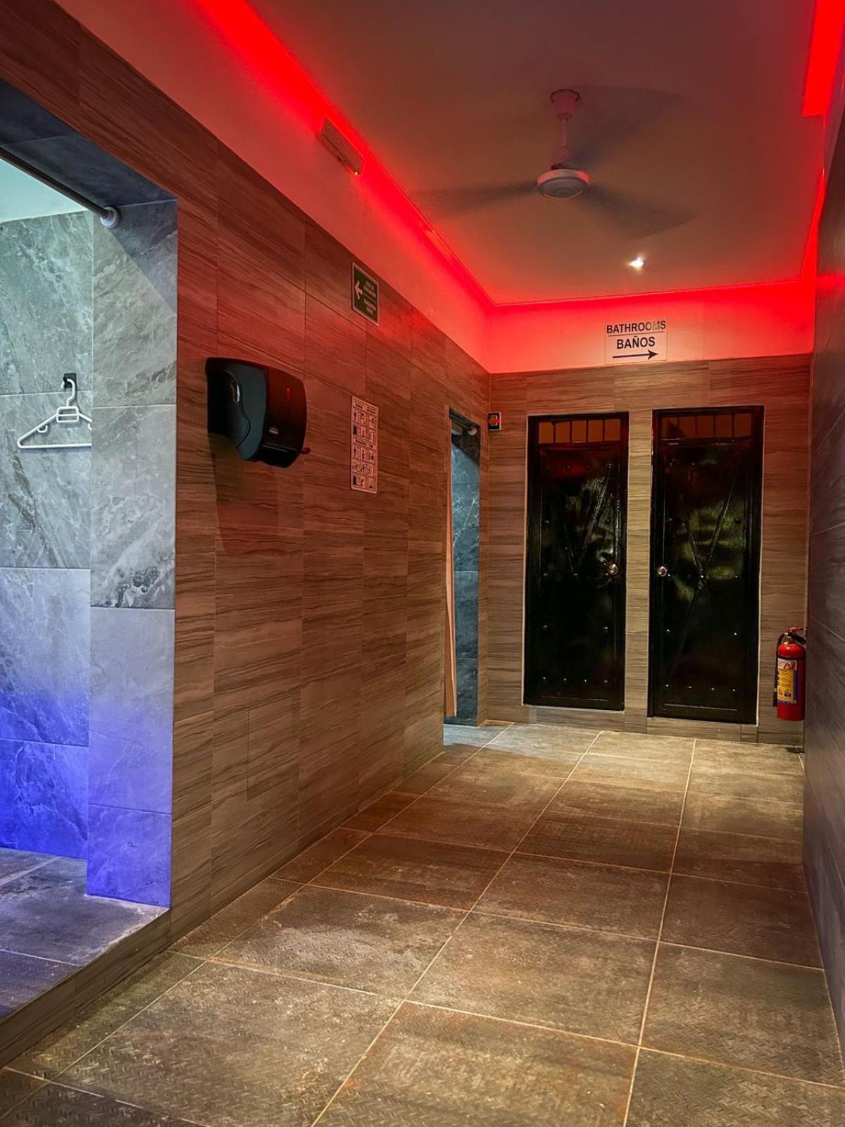 Spartacus Hostel Boutique For Men Puerto Vallarta Exteriör bild